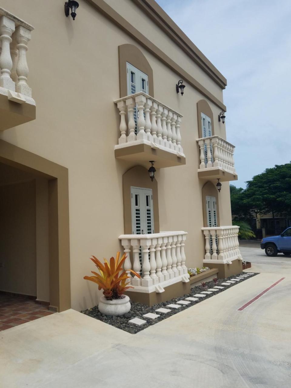 Tropical Ramey Apartments Aguadilla Eksteriør bilde